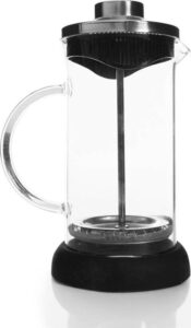 Černý French press pro přípravu kávy