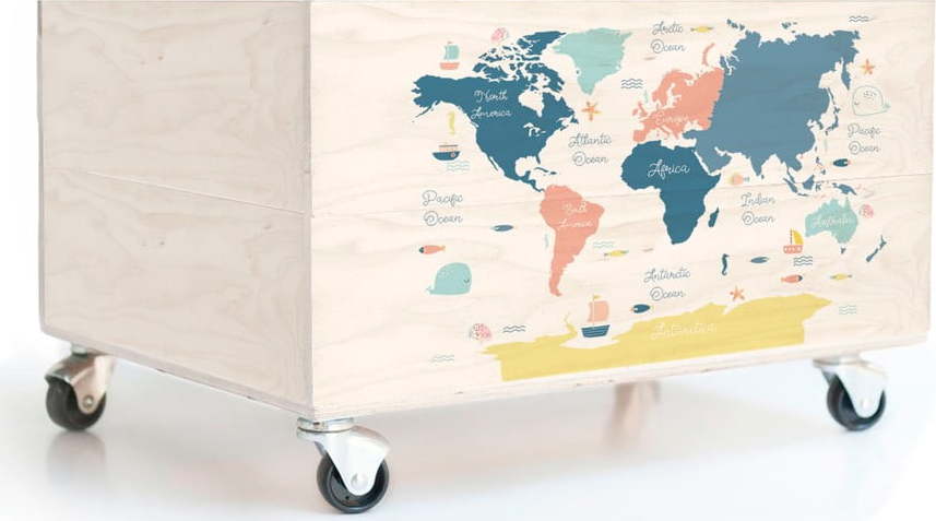 Dětský borovicový úložný box na kolečkách Folkifreckles Worldmap Folkifreckles